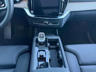 Volvo XC90 B5 Plus Bright / Essence (2025) - Photo 11