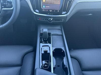 Volvo V60 B4 Plus Dark / Diesel (2024) - Photo 11