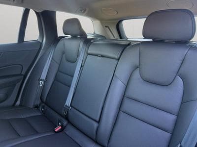 Volvo V60 B4 Plus Dark / Diesel (2024) - Photo 13