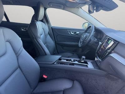 Volvo V60 B4 Plus Dark / Diesel (2024) - Photo 15