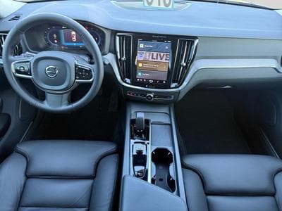 Volvo V60 B4 Plus Dark / Diesel (2024) - Photo 3