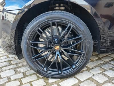 Porsche Macan GTS (2023) - Photo 12