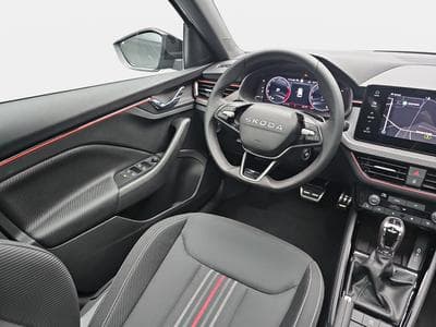 Skoda Kamiq 1.5 TSi 150 DSG Monte Carlo (2025) - Photo 8