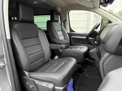 Peugeot Traveller 2.0 BlueHDI 180 AT8 Kombi L3 Premium (2025) - Photo 10