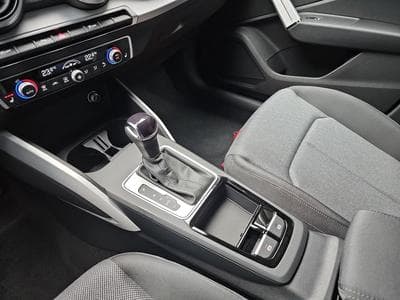 Audi Q2 35 TFSI S-Tronic 150  S-Line (2025) - Photo 11