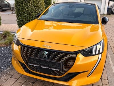 Peugeot 208 GT (2020) - Photo 1
