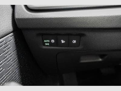 Skoda Octavia Kombi 1,5 eTSI (2026) - Photo 12