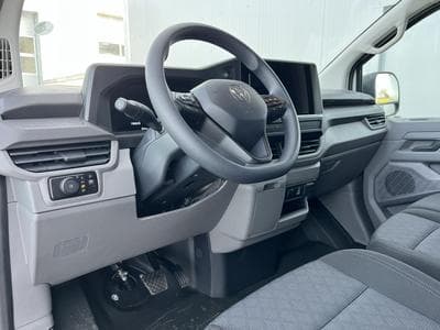 VW T7 BEV 100 kW RWD KR (2026) - Photo 4