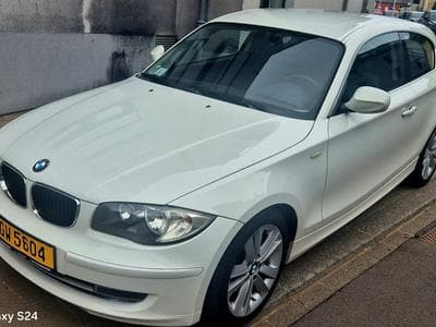 BMW 118 d COUPE (2011) - Photo 1
