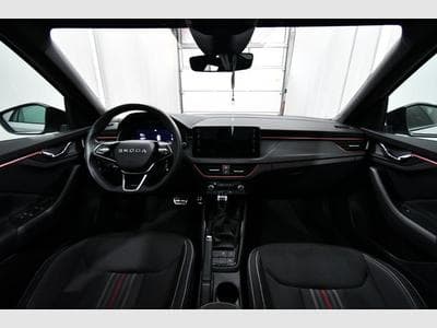 Skoda Kamiq Kamiq Monte Carlo, Navi, Pano., 17", R-View (2025) - Photo 5