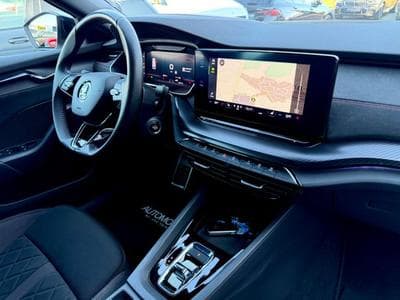 Skoda Octavia Octavia Combi RS 2.0 TDI DSG /LED/CAM/HUD/AHK/ (2022) - Photo 12