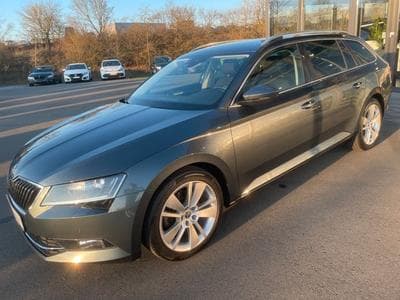 Skoda Superb Superb Kombi 2,0TDi Style AHK Navi Sitzhz Canton (2019) - Foto 1