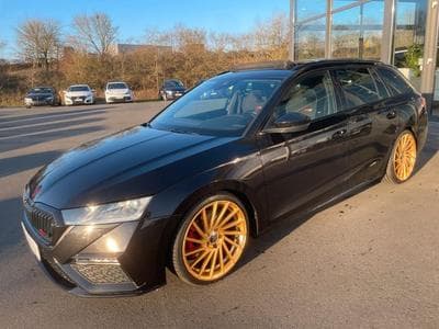 Skoda Octavia Octavia Combi 2,0TDi RS Pano Riga 19" Kamera (2021) - Photo 1