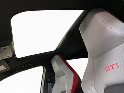 VW Golf GTI+DSG+LM19+Pano+MatrixLED (2024) - Foto 15