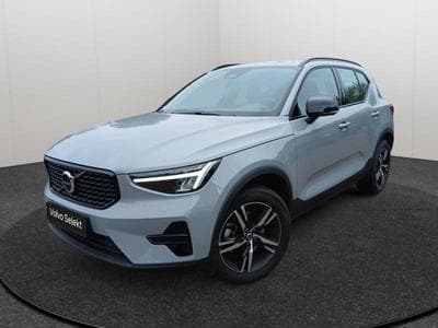 Volvo XC40 Plus Dark B3 Mild Hybrid (2025) - Photo 1