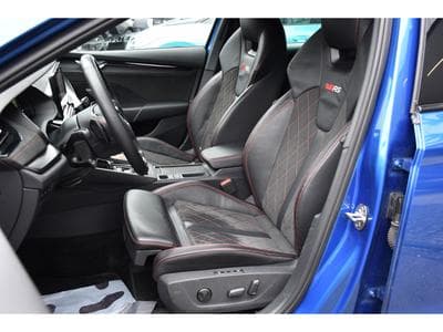 Skoda Octavia Combi 2.0 TDI RS DSG 4X4 MEMO TRAVEL CANTON CAM KEYLESS (2024) - Foto 6