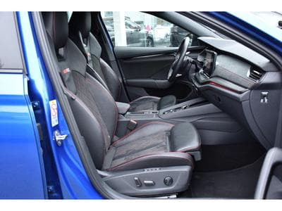 Skoda Octavia Combi 2.0 TDI RS DSG 4X4 MEMO TRAVEL CANTON CAM KEYLESS (2024) - Foto 7