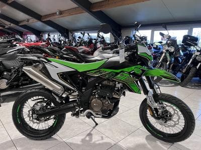 KL Motorcycle KXE Motard 125 SM ABS (2026) - Photo 1