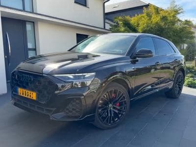 Audi Q8 Q8 60 TFSI E quattro 360 (490) kW (ch) (2024) - Foto 1
