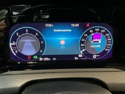 VW Golf R-Line+DSG+Pano+RearView (2020) - Photo 11
