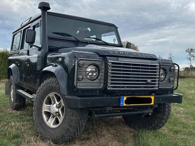 Land-Rover Defender 110 T4 (2011) - Photo 1