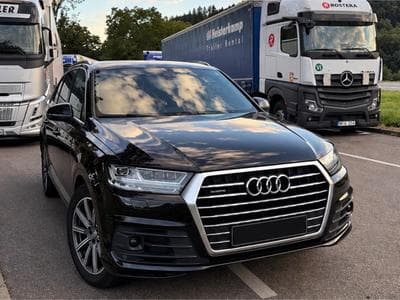 Audi Q7 S-Line (2017) - Photo 1
