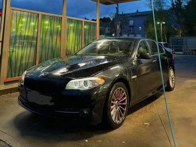 BMW 530 Luxury (2012) - Photo 1