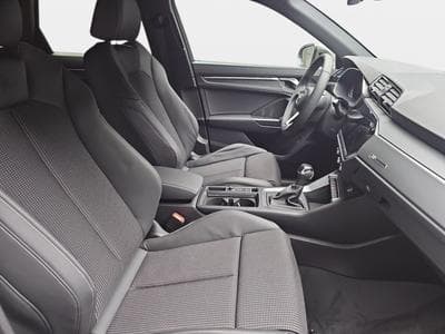Audi Q3 35 TFSI S-Tronic 150  S-Line (2025) - Photo 14