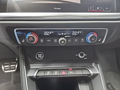 Audi Q3 35 TFSI S-Tronic 150  S-Line (2025) - Foto 10