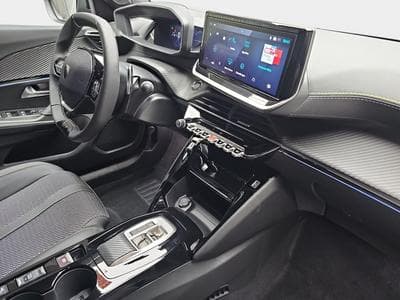 Peugeot 2008 1.2 Hybrid 145 E-DSC6 GT (2025) - Foto 15