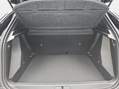 Peugeot 2008 1.2 Hybrid 145 E-DSC6 GT (2025) - Photo 14