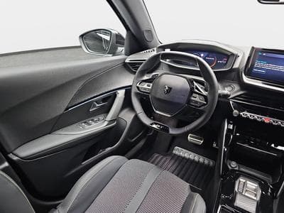 Peugeot 2008 1.2 Hybrid 145 E-DSC6 GT (2025) - Photo 8