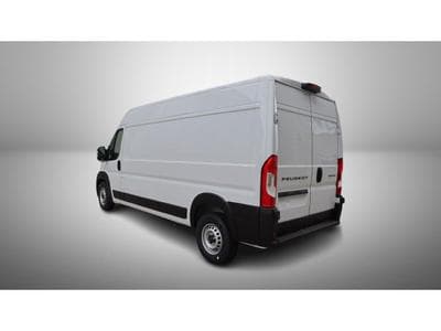 Peugeot Boxer 2.2 BlueHDI 140 EAT8 L3H2 (2025) - Photo 5
