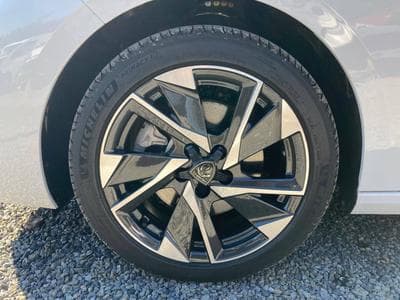 Peugeot 308 1.5 BlueHDI 130 EAT8 ALLURE (2025) - Foto 5