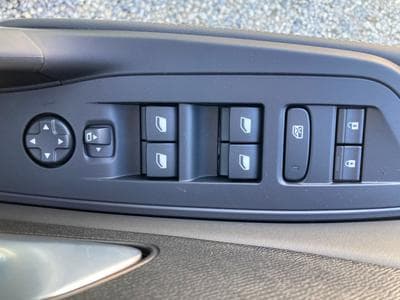 Peugeot 308 1.5 BlueHDI 130 EAT8 ALLURE (2025) - Photo 9