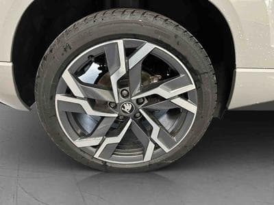 Skoda Karoq 2.0 TSi 190 DSG Sportline 4x4 (2025) - Photo 6