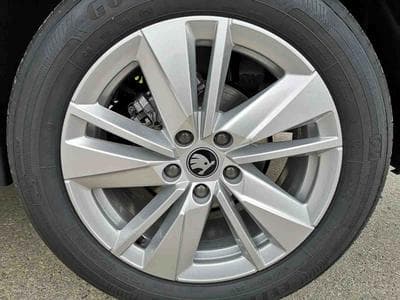 Skoda Karoq 1.5 TSi 150 DSG SELECTION (2025) - Photo 4