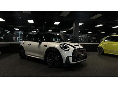MINI Cooper Trim (2024) - Photo 1