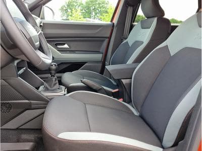 Dacia Duster 1.2 TCe 130 Extreme (2025) - Photo 7