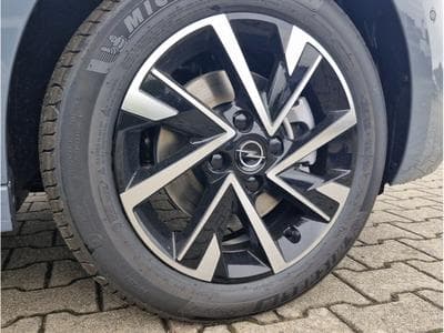 Opel Corsa 1.2 TURBO AT 101  GS (2025) - Photo 3