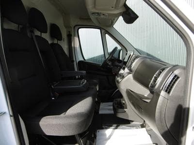 Citroën Jumper 2.2 BlueHDI 140 L2H2 (2025) - Foto 6