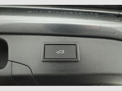 VW Passat Variant 2.0 TDI 142 kW 4Motion R-Line (2026) - Photo 12