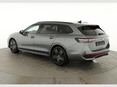 VW Passat Variant 2.0 TDI 142 kW 4Motion R-Line (2026) - Foto 3