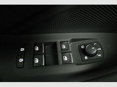 VW Passat Variant 2.0 TDI 142 kW 4Motion R-Line (2026) - Foto 7