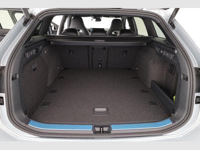 VW Passat Variant 2.0 TDI 142 kW 4Motion R-Line (2026) - Photo 11