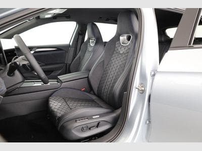 VW Passat Variant 2.0 TDI 142 kW 4Motion R-Line (2026) - Photo 9