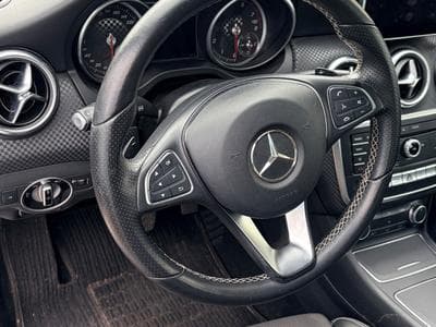 Mercedes 180 (2016) - Photo 1
