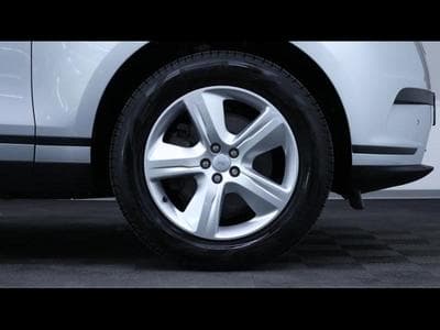 Land-Rover Range Rover Velar D200 S AWD Auto (2024) - Photo 9