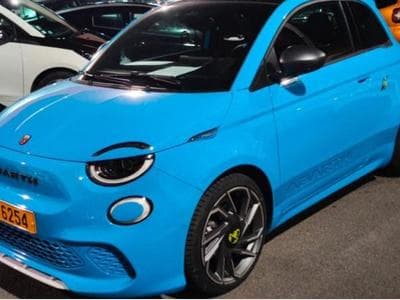 Fiat 500 Scorpionissimo fuel électrique (2024) - Photo 1