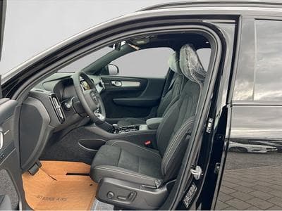 Volvo XC40 (2025) - Photo 7